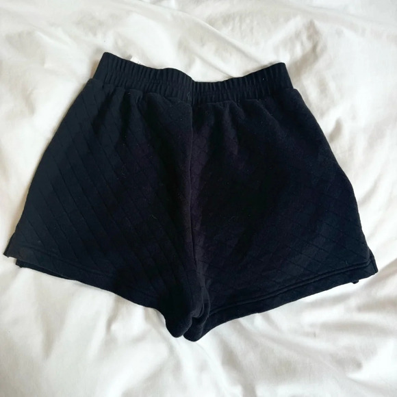 Alo Yoga Quilted Arena Boxing Shorts Sweat in Black XS - Picture 7 of 7